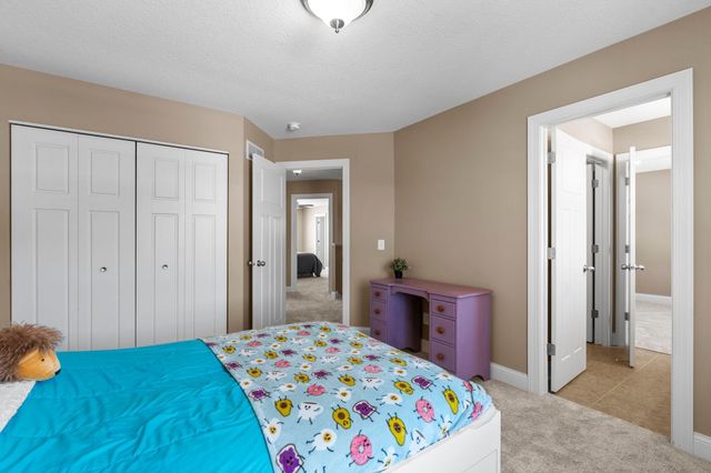 982 Inspiration Parkway N, Bayport, MN 55003