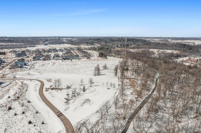 982 Inspiration Parkway N, Bayport, MN 55003