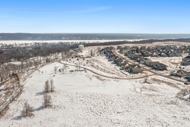 982 Inspiration Parkway N, Bayport, MN 55003