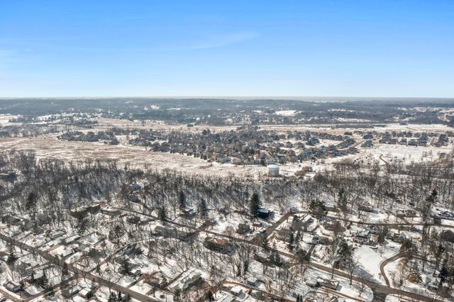 982 Inspiration Parkway N, Bayport, MN 55003