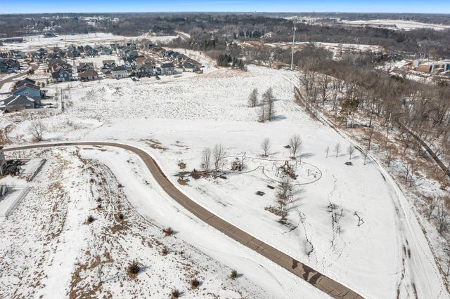 982 Inspiration Parkway N, Bayport, MN 55003