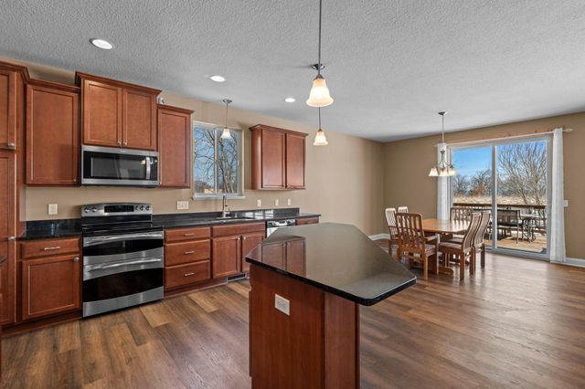 982 Inspiration Parkway N, Bayport, MN 55003