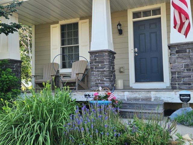 982 Inspiration Parkway N, Bayport, MN 55003