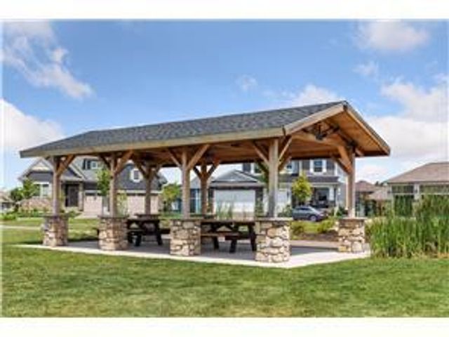 982 Inspiration Parkway N, Bayport, MN 55003