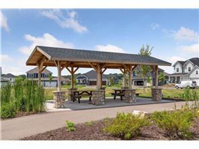 982 Inspiration Parkway N, Bayport, MN 55003