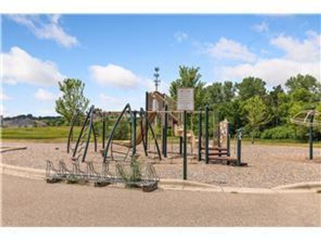 982 Inspiration Parkway N, Bayport, MN 55003