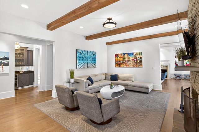 11 Leighton Court, Sandy Springs, GA 30327