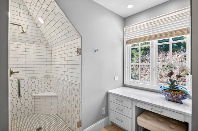 11 Leighton Court, Sandy Springs, GA 30327