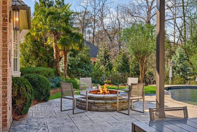 11 Leighton Court, Sandy Springs, GA 30327