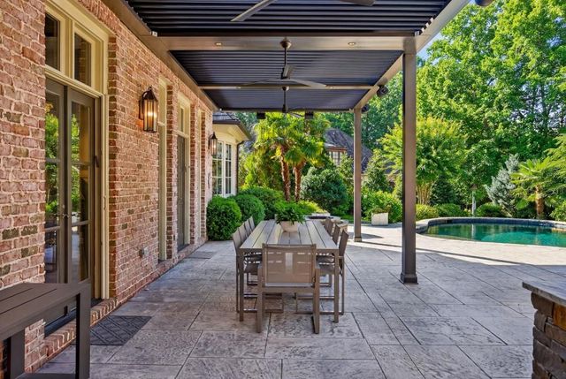 11 Leighton Court, Sandy Springs, GA 30327