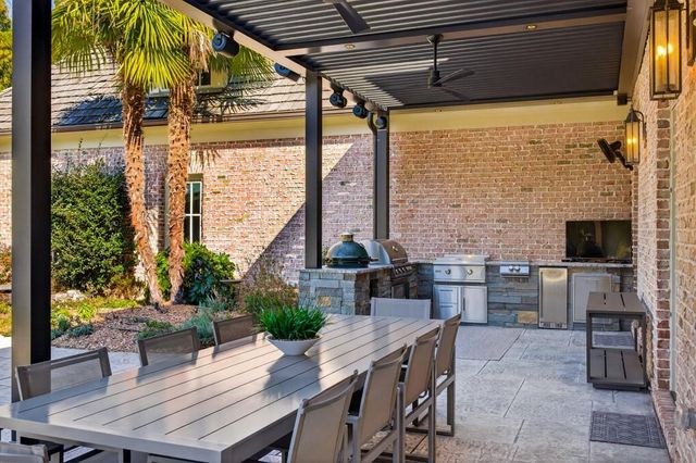 11 Leighton Court, Sandy Springs, GA 30327