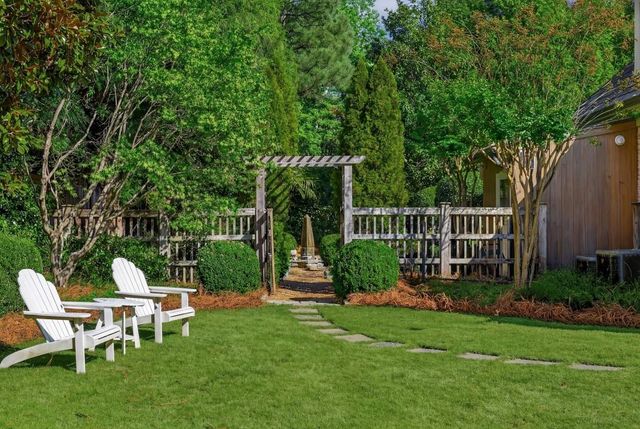 11 Leighton Court, Sandy Springs, GA 30327