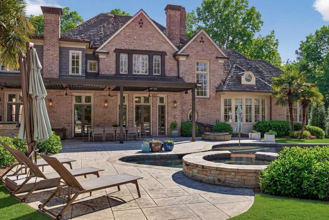 11 Leighton Court, Sandy Springs, GA 30327