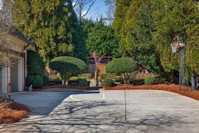 11 Leighton Court, Sandy Springs, GA 30327