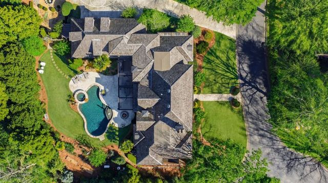 11 Leighton Court, Sandy Springs, GA 30327