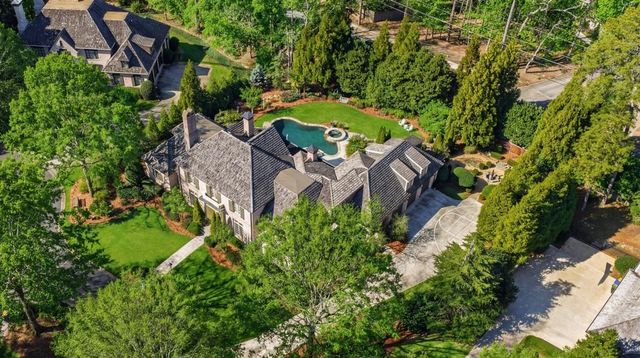 11 Leighton Court, Sandy Springs, GA 30327