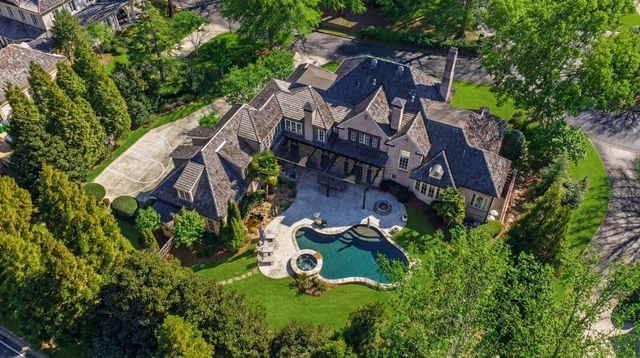 11 Leighton Court, Sandy Springs, GA 30327