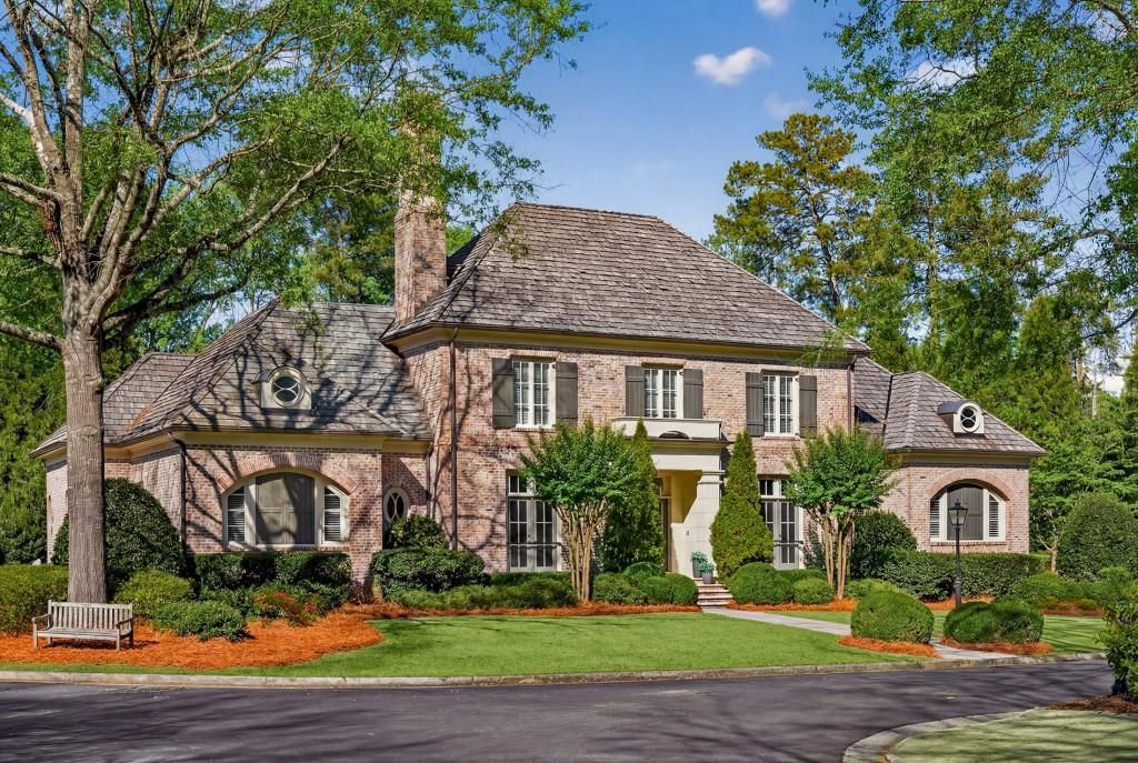 11 Leighton Court, Sandy Springs, GA 30327