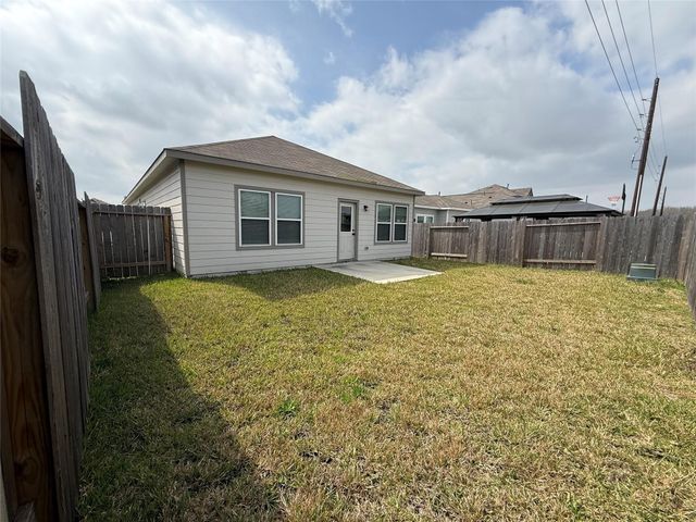 331 Century Farm Drive, Crosby, TX 77532