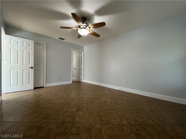 5270 Treetops DR J201, Naples, FL 34113