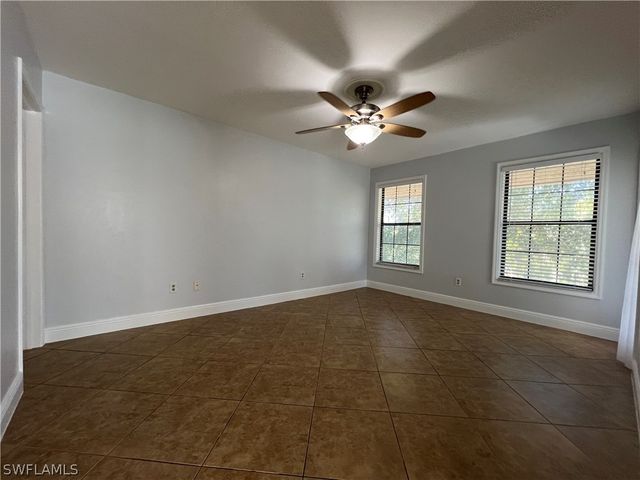 5270 Treetops DR J201, Naples, FL 34113