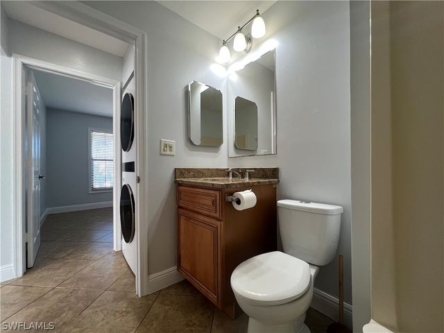 5270 Treetops DR J201, Naples, FL 34113