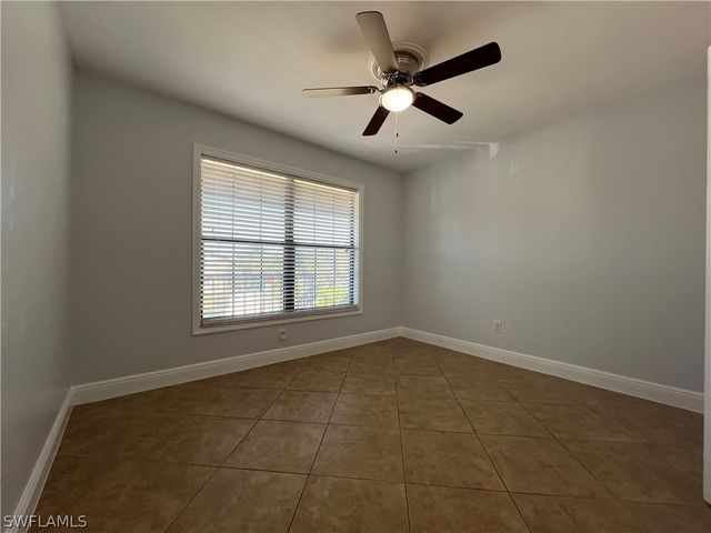 5270 Treetops DR J201, Naples, FL 34113