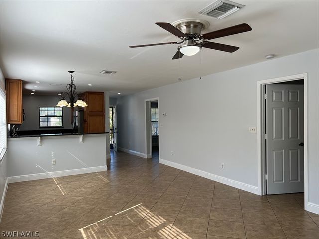 5270 Treetops DR J201, Naples, FL 34113