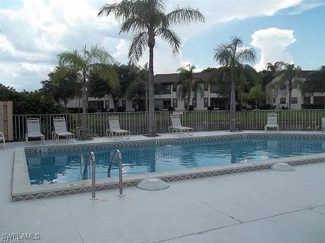 5270 Treetops DR J201, Naples, FL 34113