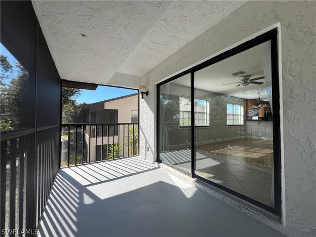 5270 Treetops DR J201, Naples, FL 34113