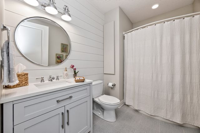 775 SE Southbranch Drive, Waukee, IA 50263
