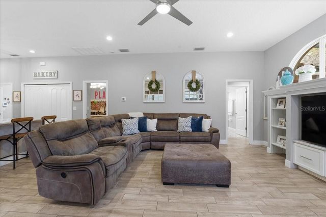 1007 SPLIT SILK STREET, Valrico, FL 33594