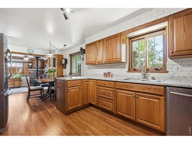 1413 Sharpe Pl, Longmont, CO 80501