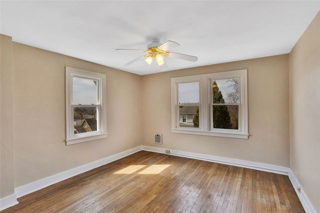 180 Richbarn Rd, Brighton Heights, PA 15212