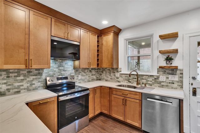 180 Richbarn Rd, Brighton Heights, PA 15212