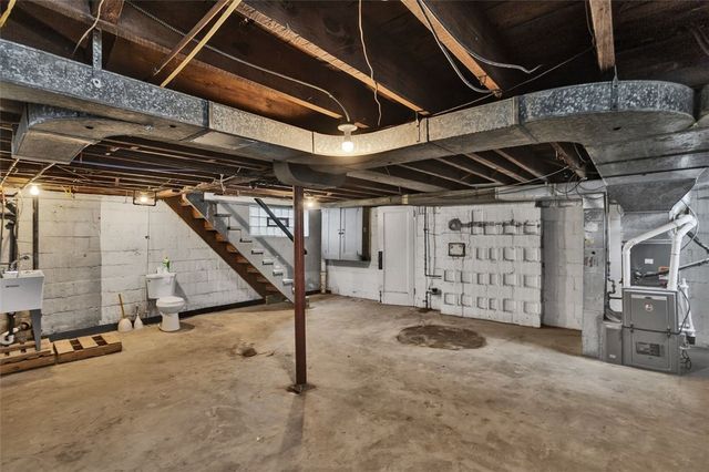 180 Richbarn Rd, Brighton Heights, PA 15212