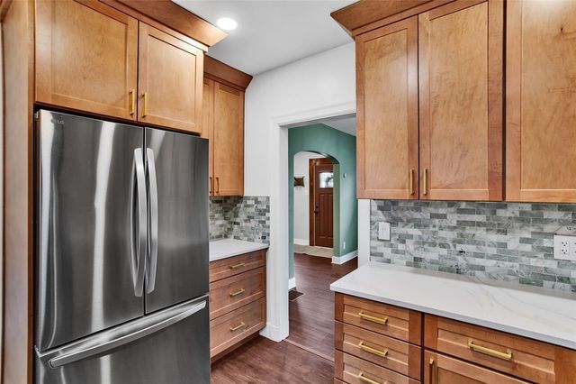 180 Richbarn Rd, Brighton Heights, PA 15212