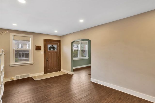 180 Richbarn Rd, Brighton Heights, PA 15212