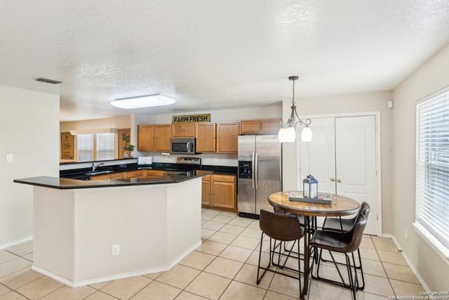 141 GATEWOOD FLS, Cibolo, TX 78108