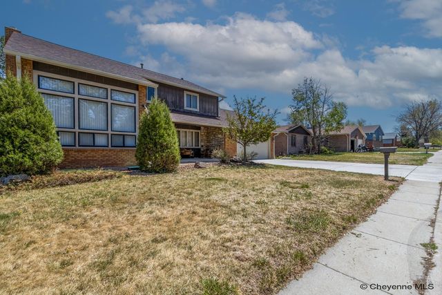 5417 GATEWAY DR, Cheyenne, WY 82009