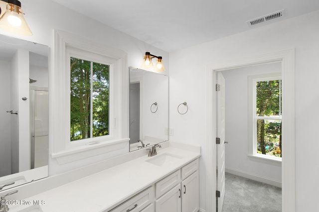 357 Mccabe Road, Morehead City, NC 28557