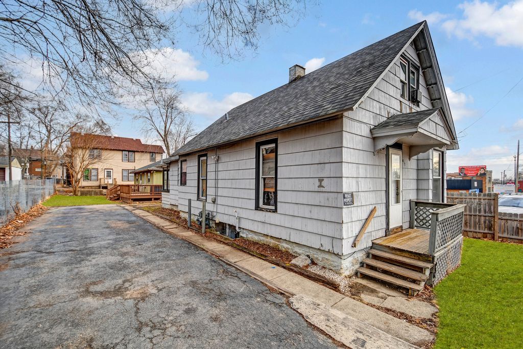 417 W Jefferson Street, Joliet, IL 60435 — photo 2