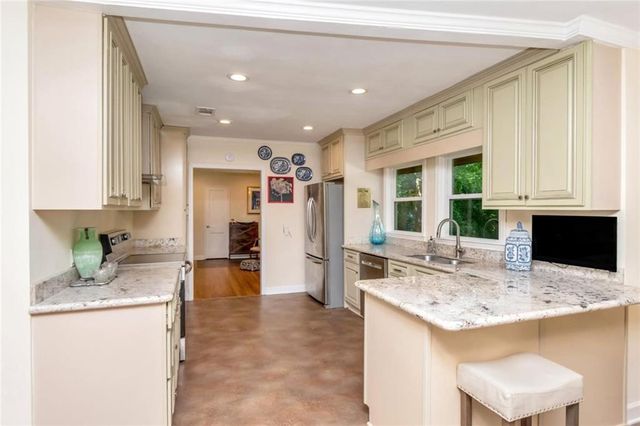 363 Gulfwood Drive, Mobile, AL 36608