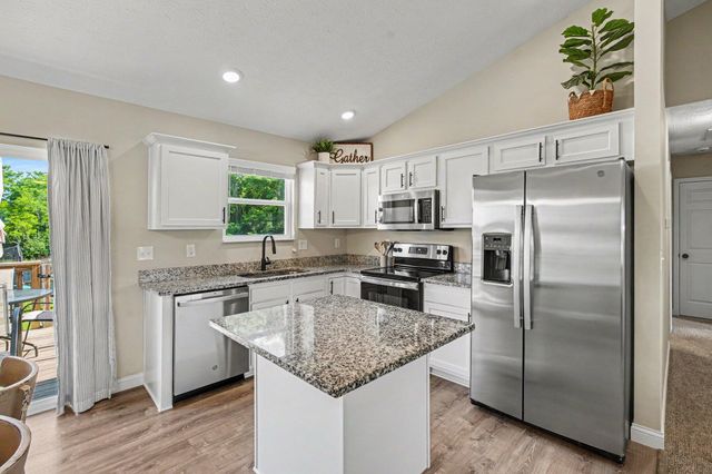 128 Summerfield Drive, Dry Ridge, KY 41035