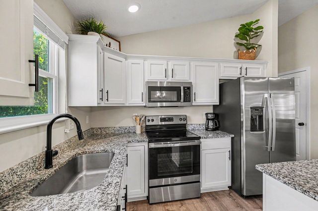 128 Summerfield Drive, Dry Ridge, KY 41035