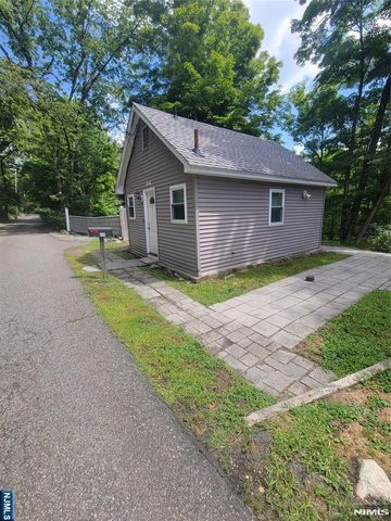 108 Magee Road, Ringwood, NJ 07456