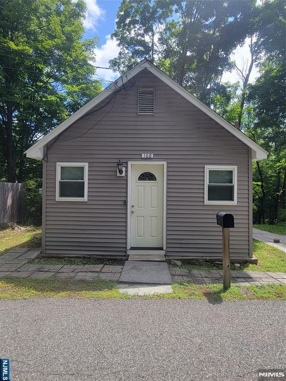 108 Magee Road, Ringwood, NJ 07456