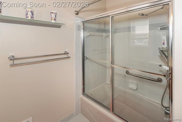 8203 Barrington Drive, Ypsilanti, MI 48198