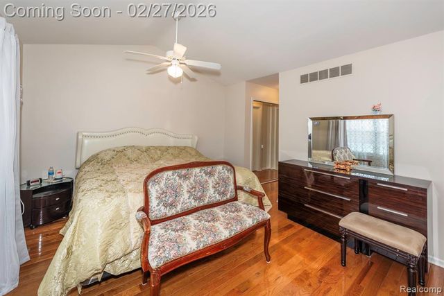 8203 Barrington Drive, Ypsilanti, MI 48198