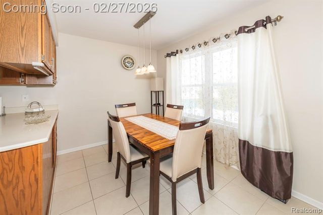 8203 Barrington Drive, Ypsilanti, MI 48198